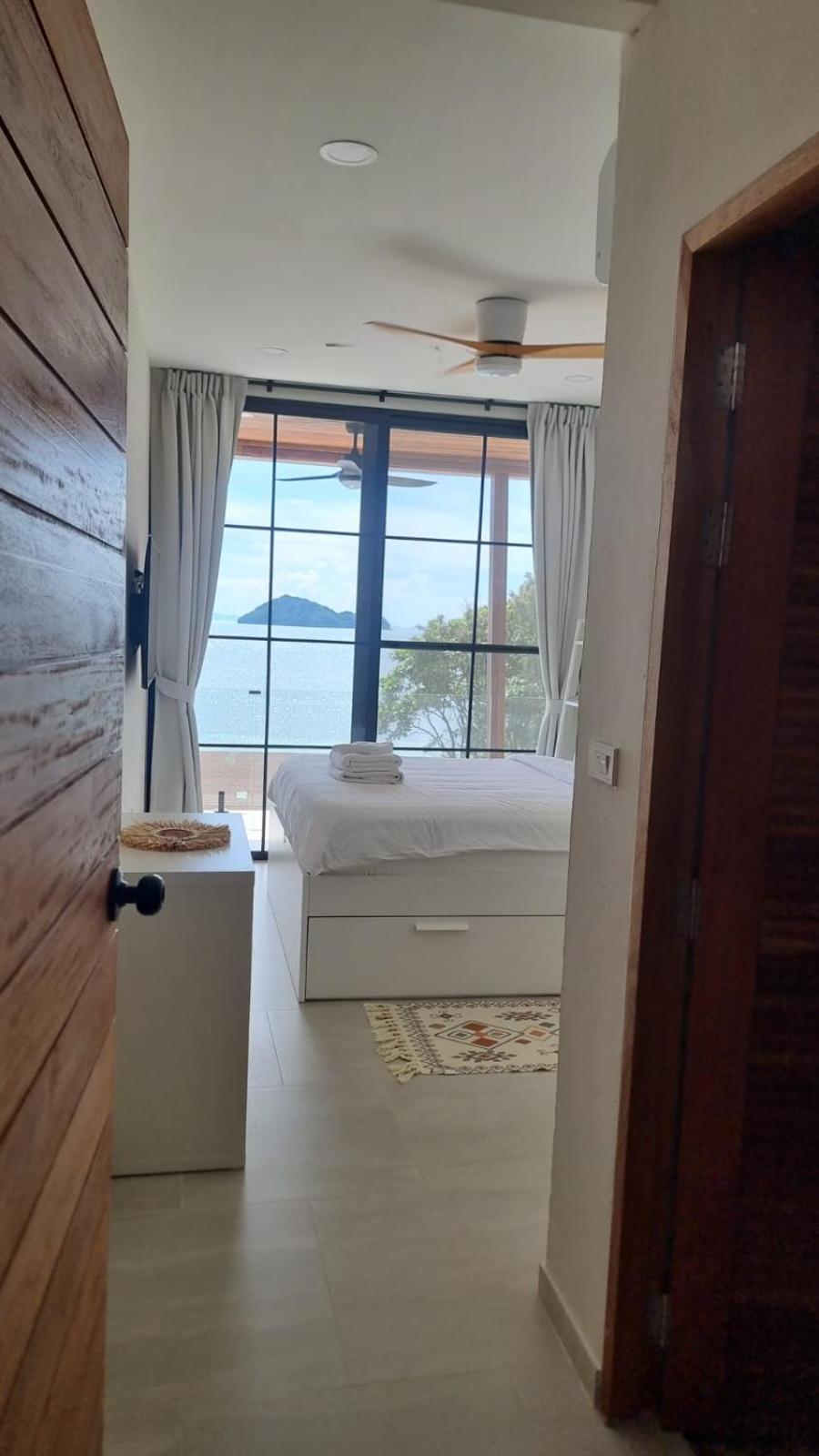 Fishman Beachfront Villa *