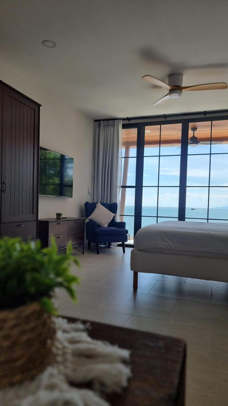 Villa Fishman Beachfront *