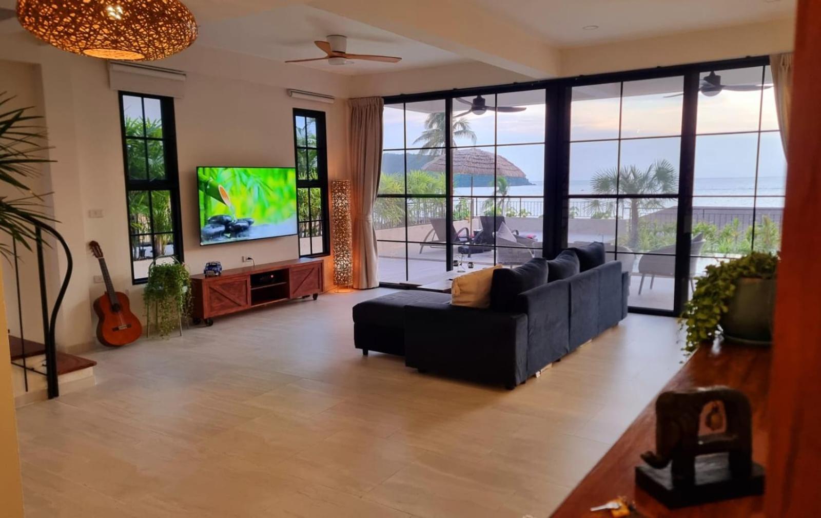 Fishman Beachfront Villa *